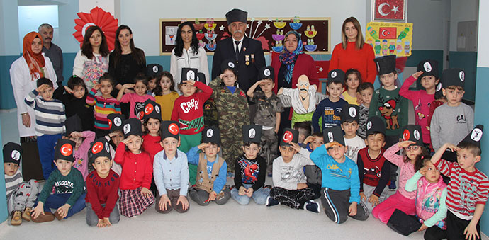 Gazi Dede Minik Öğrencilere Seminer Verdi