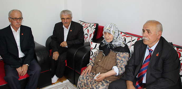 Gaziler Derneğinden 100 Yaşındaki Şehit Annesine Ziyaret
