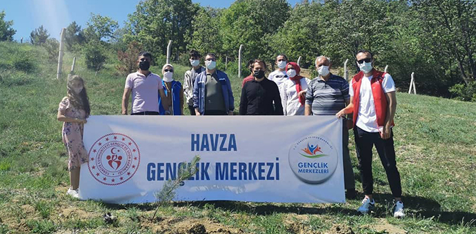 Gençlik Merkezi Gönüllüleri Şehitlerimizi Unutmadı