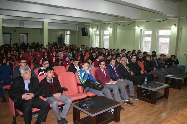 Gençlik Ve Güvenli Gelecek Semineri Verildi