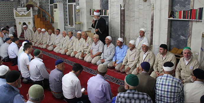 Hacı Adayları Kutsal Topraklara Uğurlandı