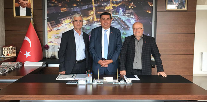 HADEF’ten Eski Başkan İkiz’e Teşekkür