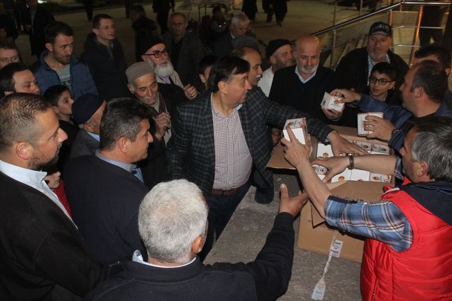 Havza Belediyesi 12 Bin Adet Kandil Simidi Dağıttı