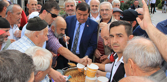 Havza Belediyesi Aşure Dağıttı