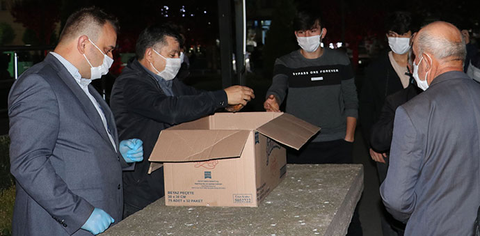 Havza Belediyesi Kandil Simidi Dağıttı