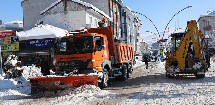 Havza Belediyesi Karla Mücadeleye Ara Vermiyor