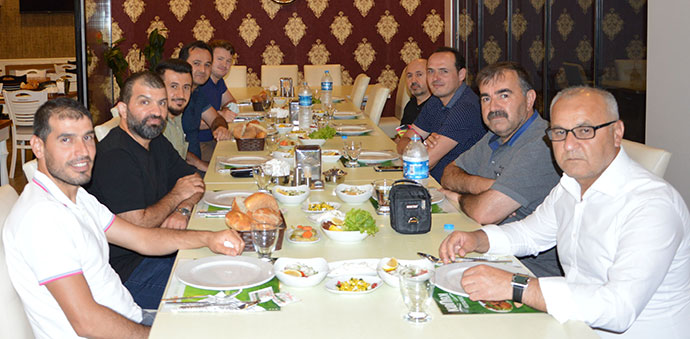 Havza Eğitim-Bir-Sen’den Tayını Çıkan Öğretmenlere Yemek
