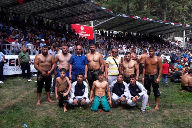 Havza Güreş Ağası Dağlı’dan Spor’a Destek