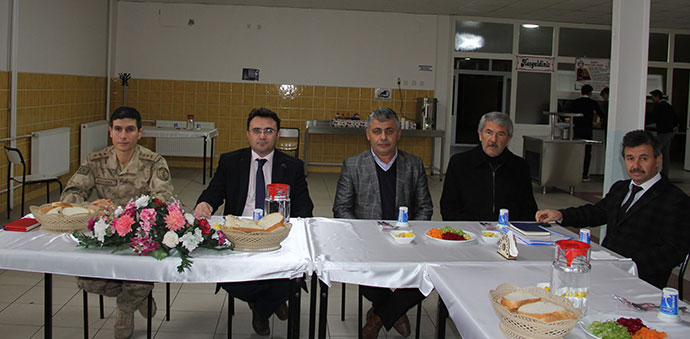 Havza Kaymakamlığından Muhtarlara Yemekli Toplantı