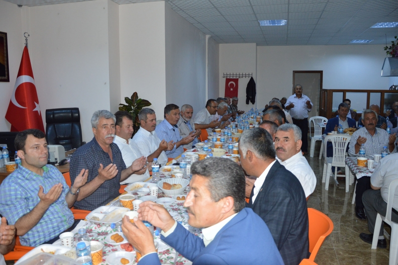 Havza Muhtarları Derneği İftar Yemeği Düzenledi