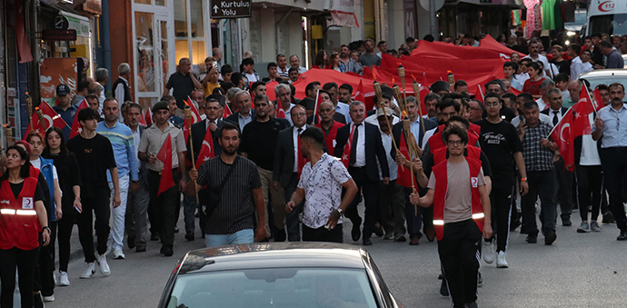Havza’da Fener Alayı 50 Metrelik Bayrak İle Yürüdü