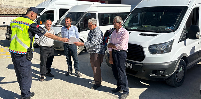 Havza’da Jandarma Servis Araçlarını Denetledi