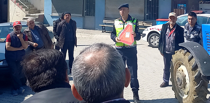 Havza’da Jandarmadan Traktör Sürücülerine Eğitim