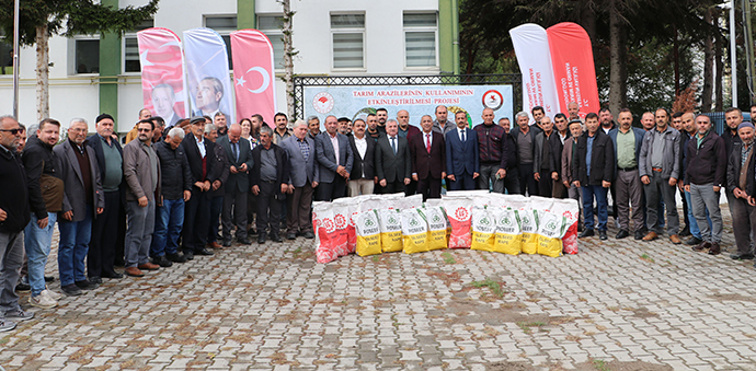 Havza'da Kanola Tohumu Dağıtımı Gerçekleştirildi
