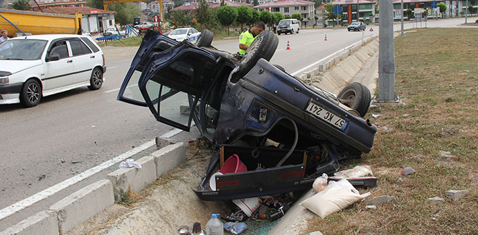 Havza’da Kaza 6 Yaralı, İçinde 6 aylık Bebekte Var