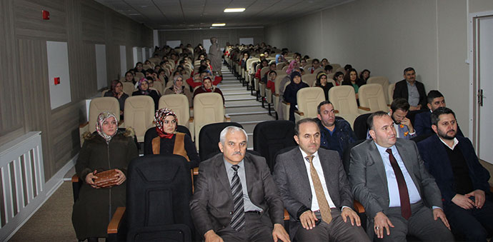 Havza’da öğrenciler ve velilere yönelik ’Teknoloji ve İnternet Bağımlığı’ konferansı
