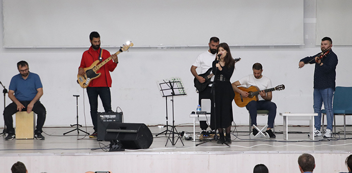 Havza’da Öğretmenler YKS’ye Girecek Öğrenciler İçin Sahne Aldı