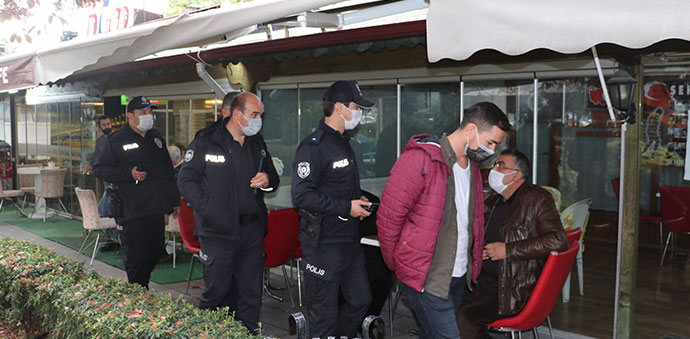 Havza’da Polis Maske Ve Sosyal Mesafe Denetimi Yaptı