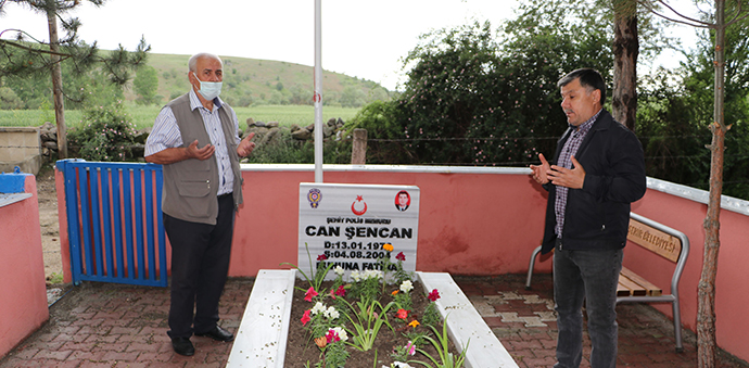 Havza'da Şehit Mezarlarına Çevre Düzenlemesi Devam Ediyor