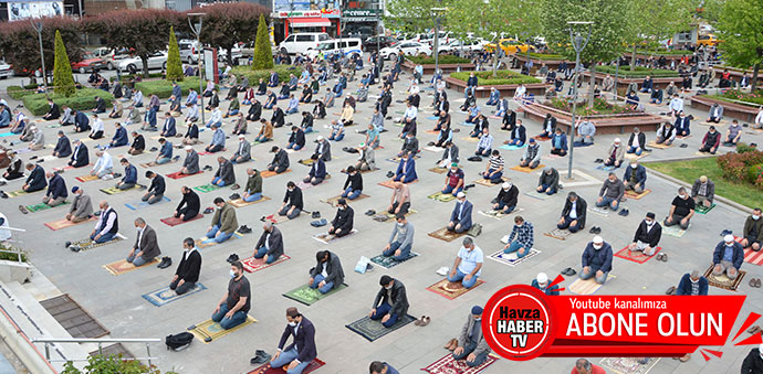 Havza’da Sosyal Mesafeli Cuma Namazı Kılındı- Video Haber