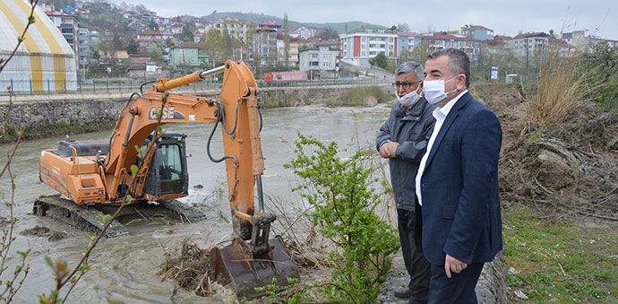 Havza’da Tersakan Irmağı Temizleniyor
