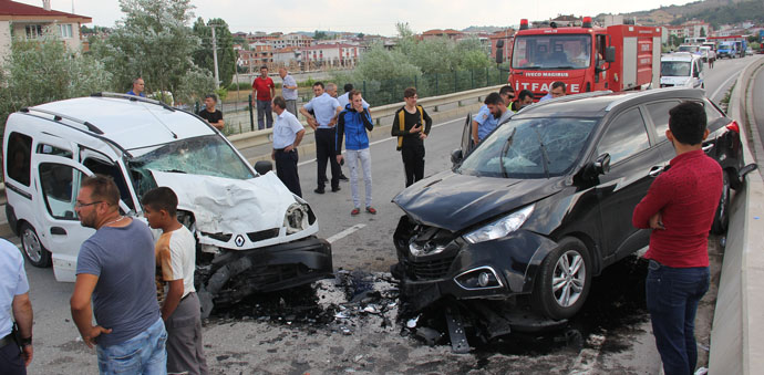 Havza'da Trafik Kazası 3'ü Ağır 6 Yaralı