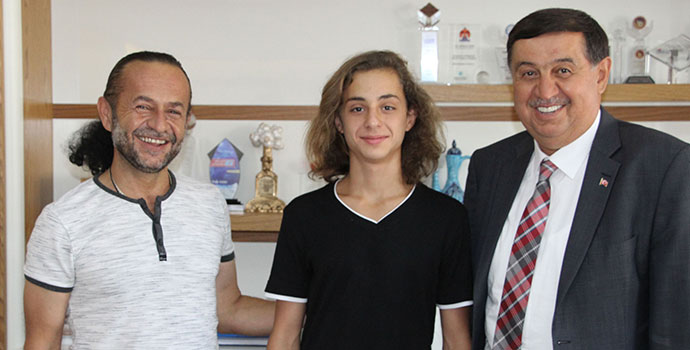 Havzalı Başarılı Tekvandocudan Başkan İkiz'e Ziyaret