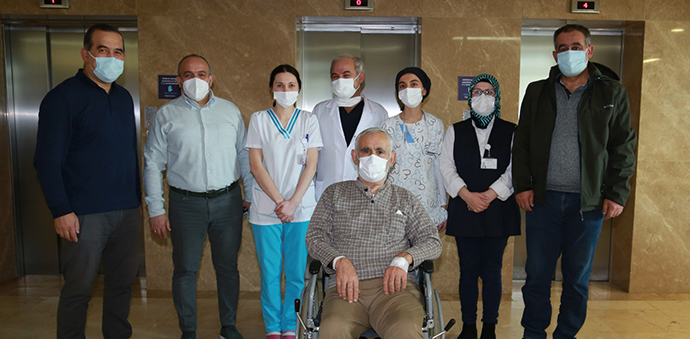 Havza’lı Emekli Öğretmen Koronavirüsü Yendi