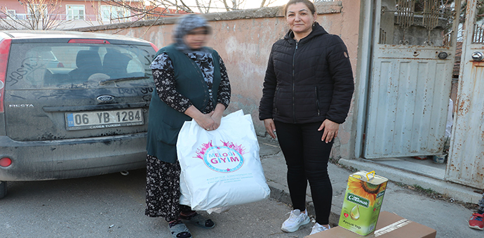 Havza’lı Yardımsever Yetimlerin Yüzünü Güldürdü