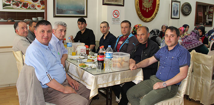 Huzurevi Çalışanlarından Birlik Yemeği