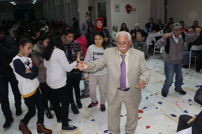Huzurevi Sakinleri Yeni Yıla Erken Girdiler-Video Haber