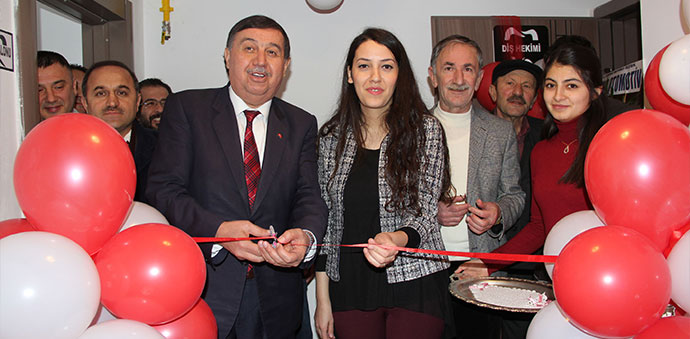 İLÇEMİZE YENİ DİŞ HEKİMLİĞİ MUAYENEHANESİ AÇILDI