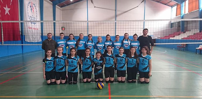 İlk Kıvılcım Voleybol Takımı Nefes Aldırmadı