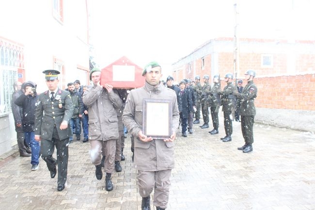 Kansere yenik düşen Kıbrıs Gazisi askeri törenle toprağa verildi-Video Haber