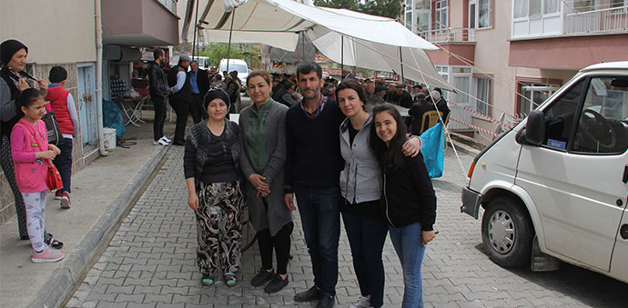 Karşıyaka Mahallesi Muhtarı Sevil Çelik’ten Teşekkür Yemeği