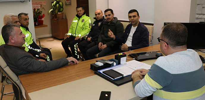 Kaymakam Ve Başkan İftar Sonrası Emniyeti Ziyaret Etti