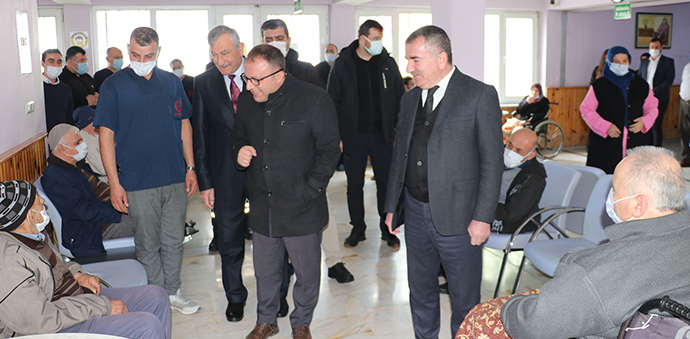 Kaymakam Ve Başkandan Havza Huzurevine Ziyaret