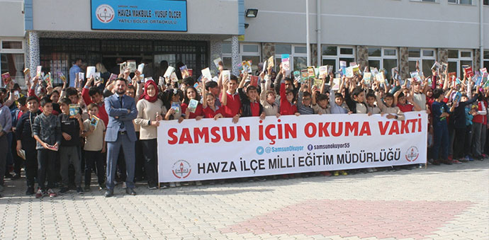 Kaymakam Ve Öğrenci Velileri İle Birlikte Kitap Okudular
