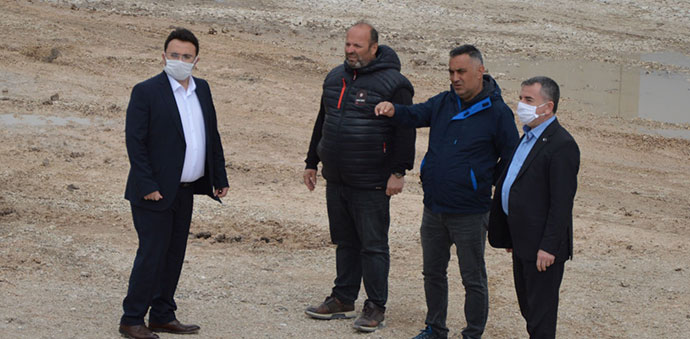 Kaymakam Yılmaz Ve Başkan Özdemir Kurulan Fabrikayı İncelediler