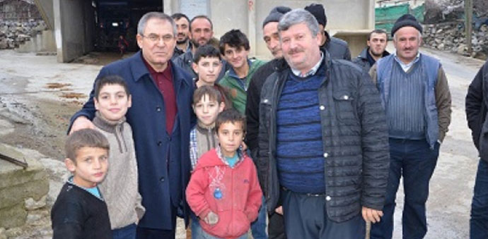 KEMAL ZEYBEK KÖY YOLLARINDA
