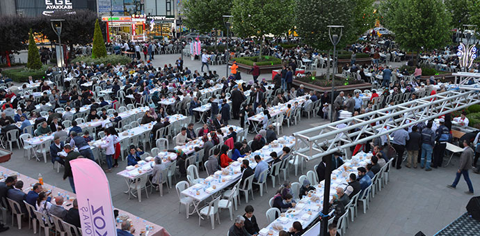 Kevser Parkında Toplu İftar Programı