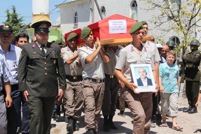 Kıbrıs Gazisi Askeri Törenle Toprağa Verildi