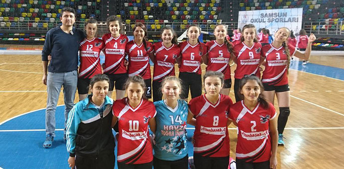 Kız Voleybol Takımımız Çeyrek Finalde