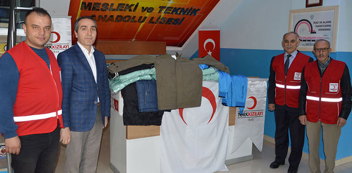 Kızılay’dan Öğrencilere Yardım