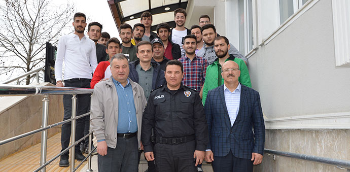 KYK’lı erkek öğrencilerden Havza Emniyet Müdürlüğüne ziyaret