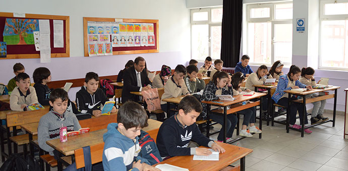 Makbule Yusuf Ölçer Yatılı Bölge Ortaokulunda Kitap Okuma Etkinliği