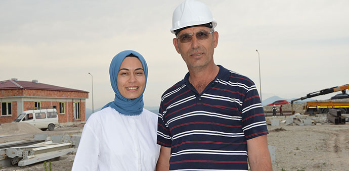 Memleketinde Gençler Gurbete Çıkmasın Diye Fabrika Kuruyor