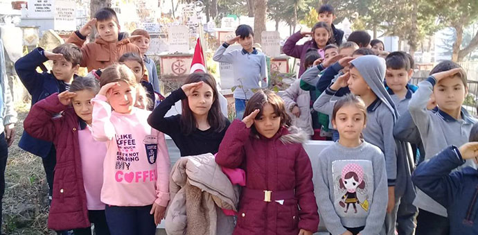 Merkezi İlkokulu Öğrencilerinden Şehitlerimize Vefa Borcu