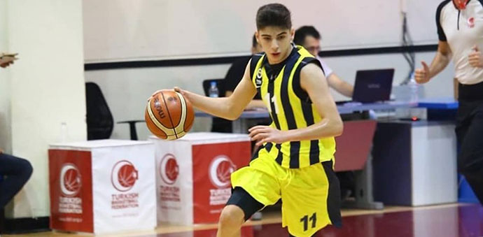 Milli Basketçimiz İlk Resmi Maçına Çıktı