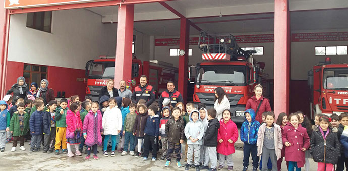 Minik Öğrencilere İtfaiye Mesleği Anlatıldı
